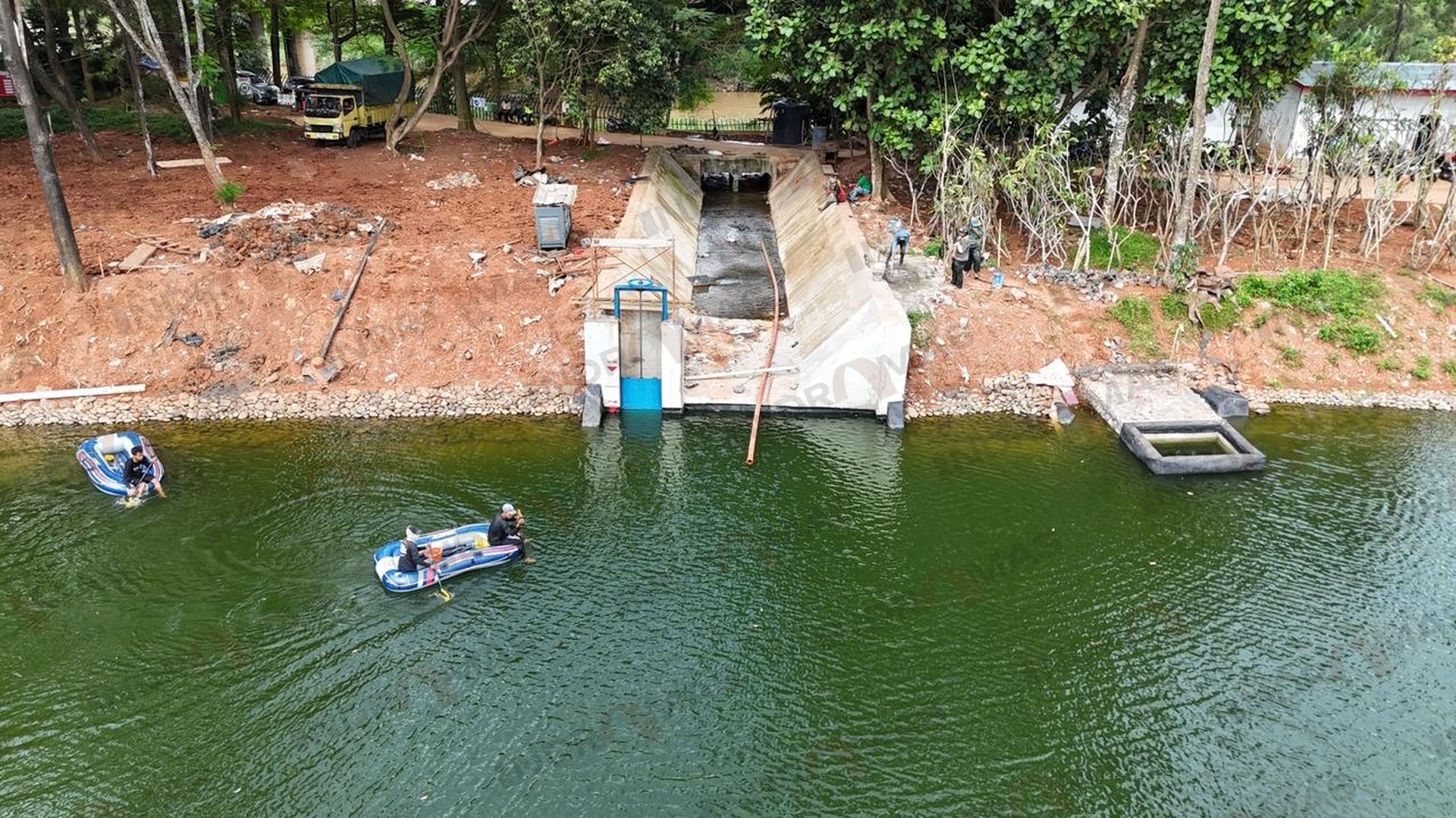 The Breeze Mall Lake Improvement